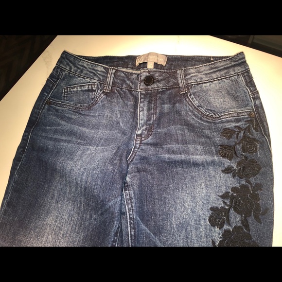 Embroidered wit & wisdom jeans with cuffs size 2p - Picture 5 of 10